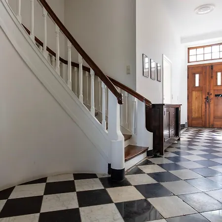 Moderne Stadtvilla Im Zentrum