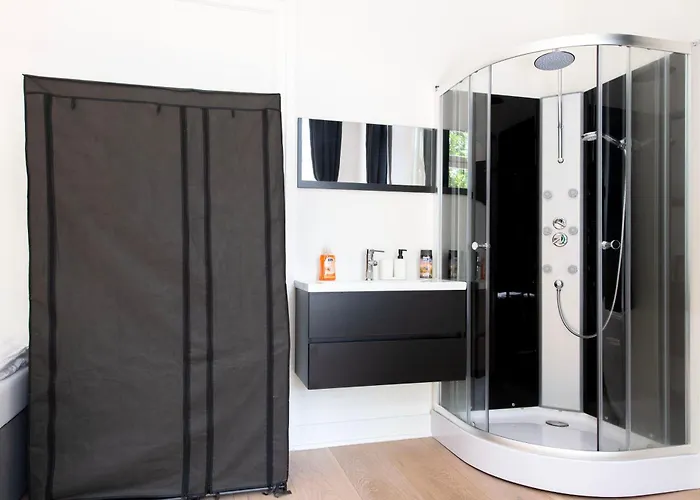 Moderne Stadtvilla Im Zentrum 公寓