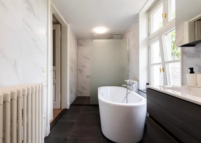 Moderne Stadtvilla Im Zentrum 公寓 *