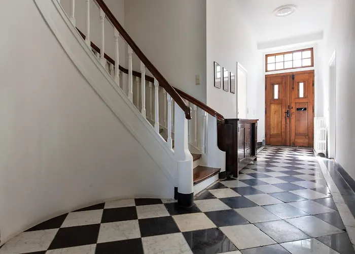 Moderne Stadtvilla Im Zentrum